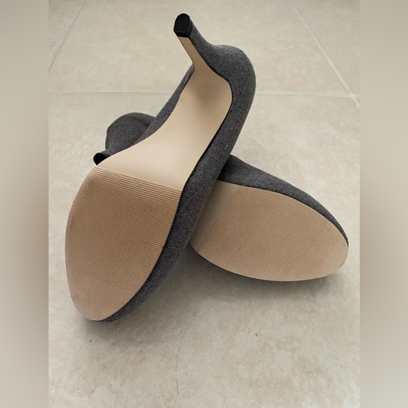 Madden Girl Shoes | GETTA Pumps | Color: Gray Fabric | Size 7.5 - Picture 4 of 4